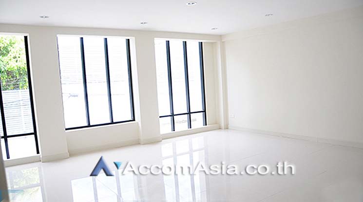  1  Office Space For Rent in Sukhumvit ,Bangkok BTS Udomsuk AA15784